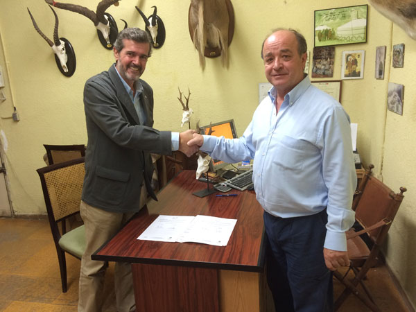 Convenio entre la ACE y la ANTAX para el seguimiento de la moscarda del corzo