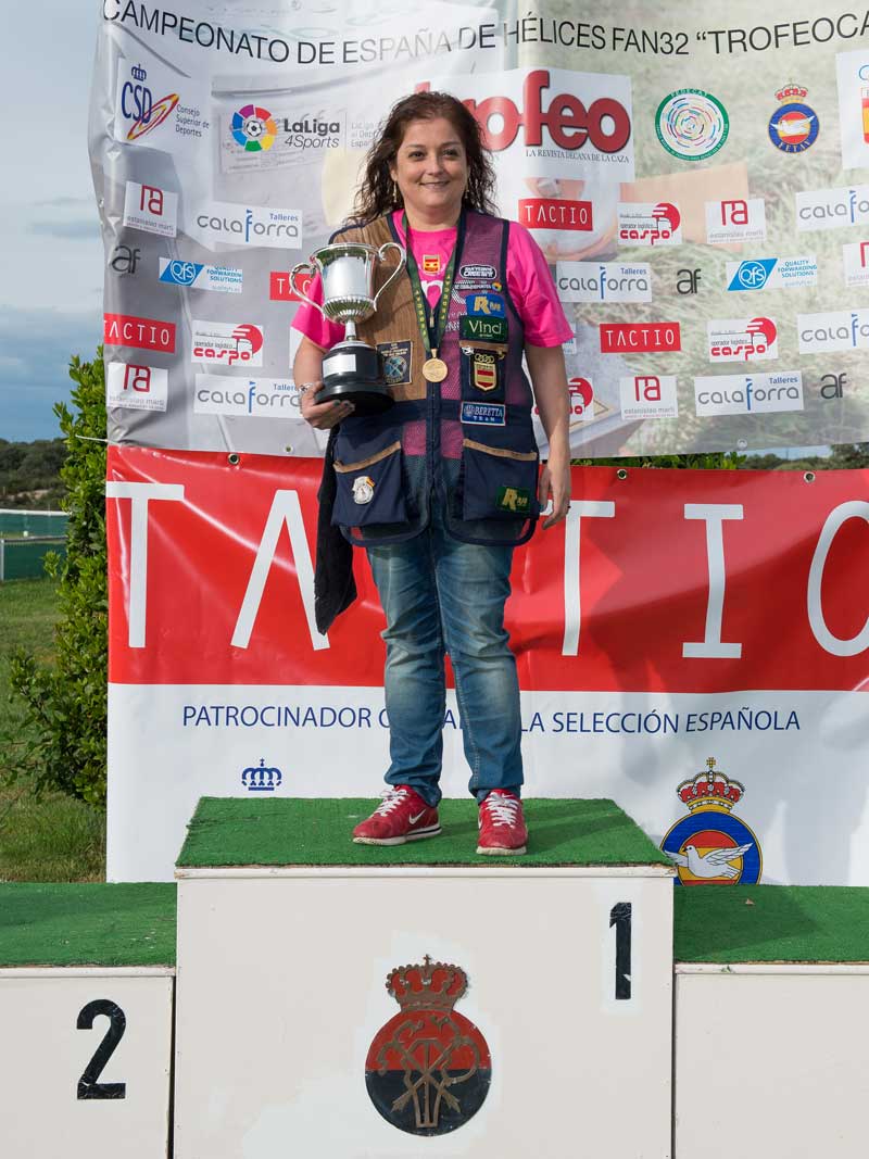 Ganadora en Damas y absoluta Loli Pastor