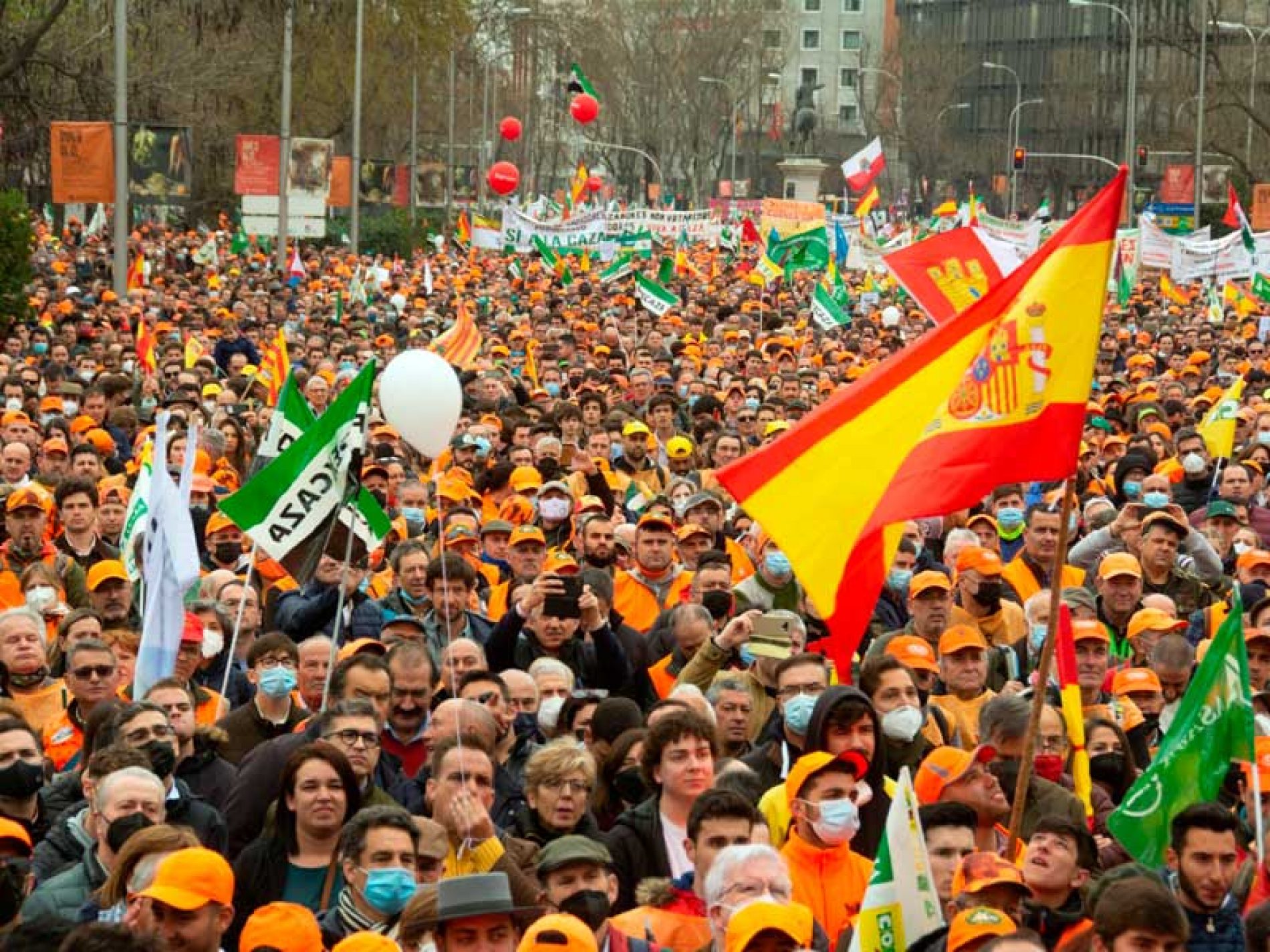 800.000 personas y 1.600 autobuses inundan Madrid en una manifestación histórica
