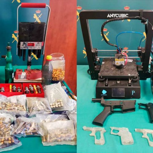 Detenido por poseer armas de fuego y fabricar componentes con dos impresoras 3D de última generación