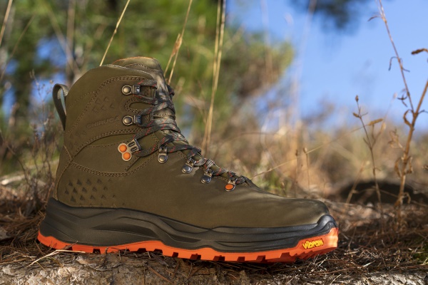 Botas modelo cedro de Chiruca, colección textil de caza en trofeo caza y conservación