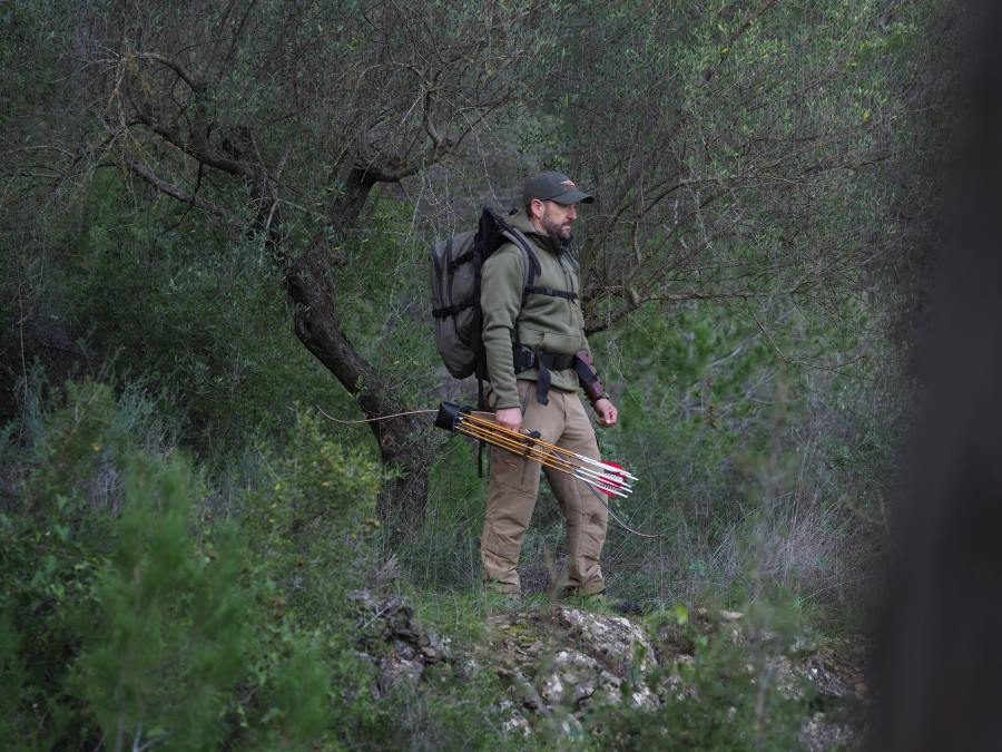 Caza con arco potencia y control en trofeo caza y conservación