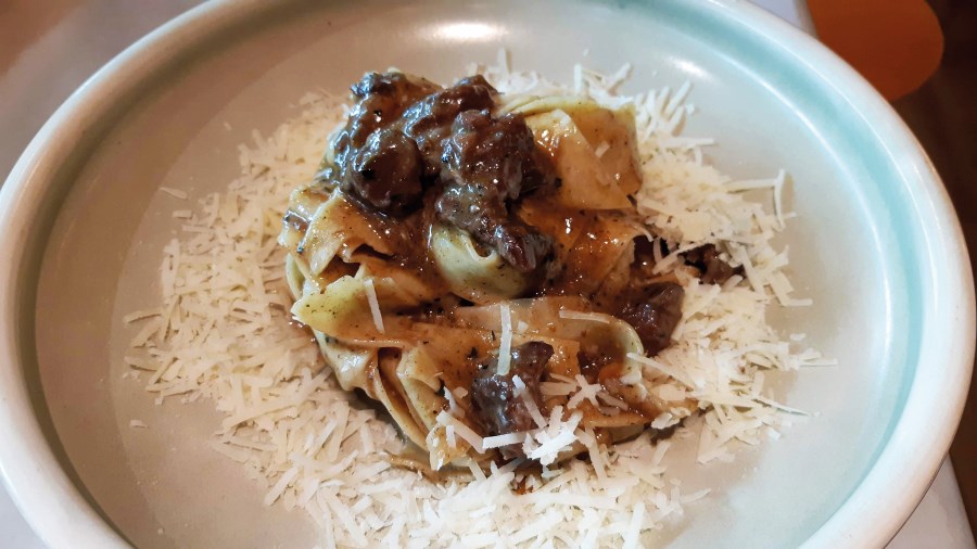 Papardelle con ragú de corzo en trofeo caza y conservación