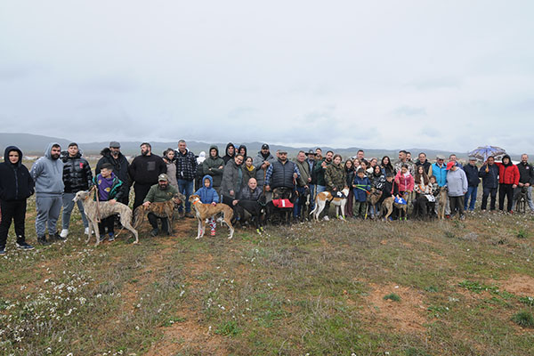 Carrera de galgos en Captur con Trofeo caza y conservación