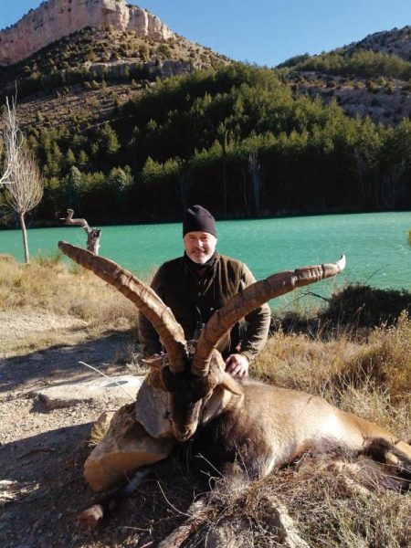 la caza del macho montes en trofeo caza y conservación