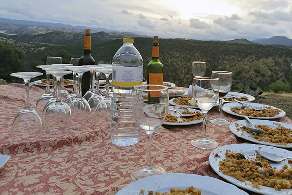 Comida de una monteria en Trofeo caza y conservacion