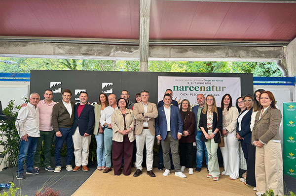 Equipo de gobierno en la inaguración de Narcenatur en Trofeo caza y conservacion