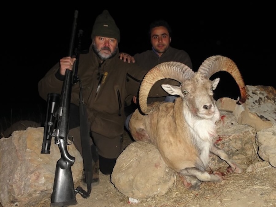 La confianza en el rifle y en uno mismo se construye con práctica, conocimiento del arma y entrenamiento real antes de afrontar un tiro de caza.
