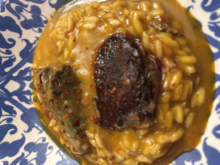 La paloma torcaz protagoniza esta receta de arroz con verduras, amontillado y caldo de ave